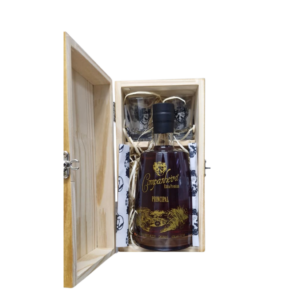 Kit Cachaça Companheira Extra Premium 8 Anos 700ml com 2 Copos Shot